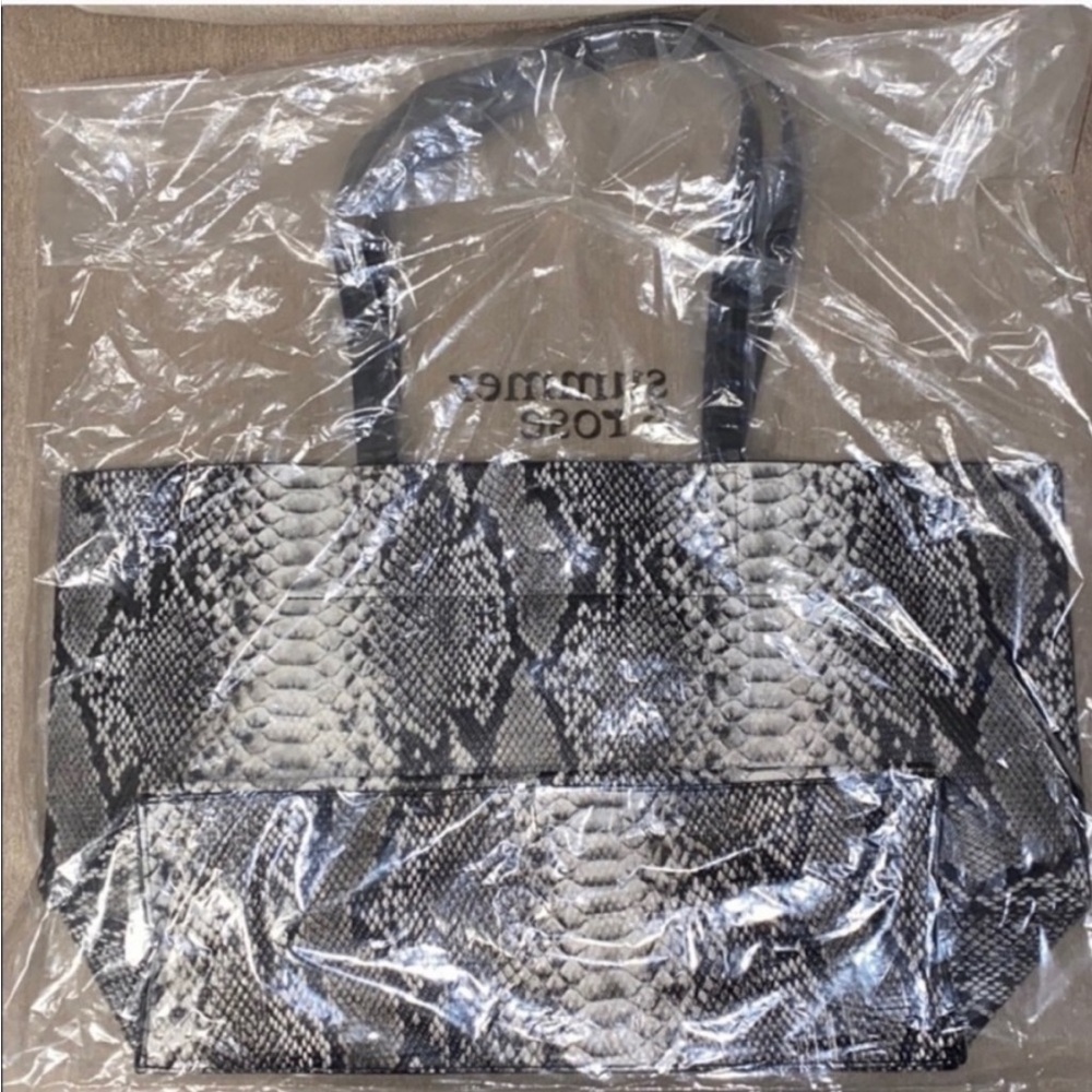🆕Vegan Faux Snake Skin Tote - Picture 2 of 7